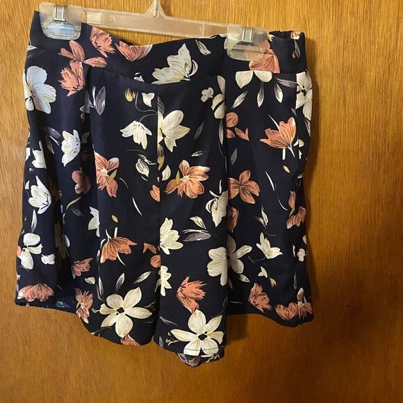 Shein shorts - Picture 1 of 3
